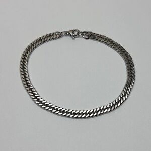 Women’s Stainless Silver Curb Chain Bracelet